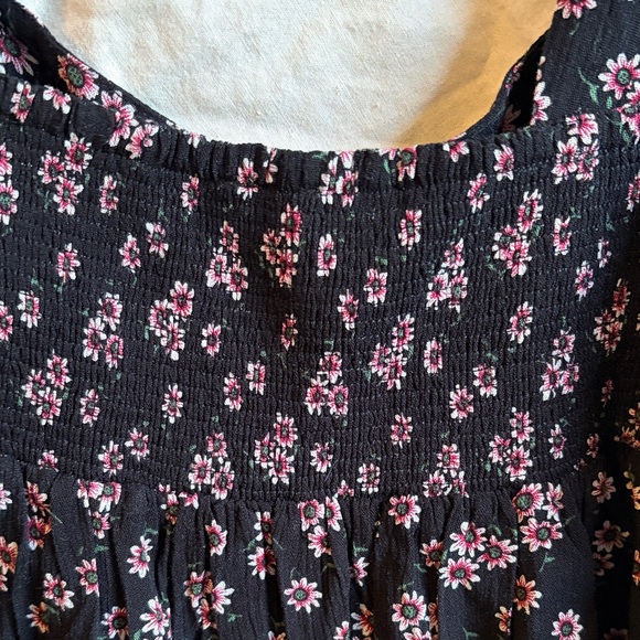 Easel Floral Black and Pink Women's Top NWT Size Large - Picture 6 of 7